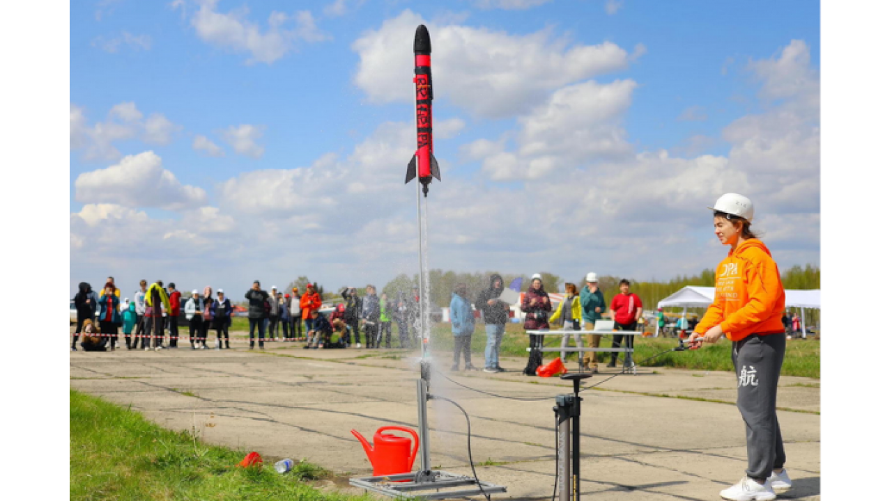 Пусковое устройство для водных ракет с приемной радиостанцией